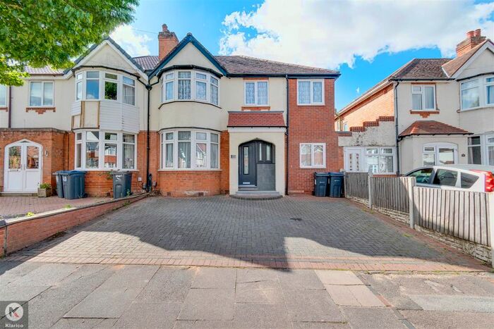 4 Bedroom Semi-Detached House To Rent In Barton Lodge Road, Hall Green, Birmingham, B28