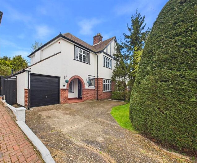 3 Bedroom Semi Detached House For Sale In Egerton Close, Pinner, HA5