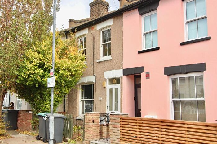 3 Bedroom Terraced House To Rent In Collingwood Road, N15