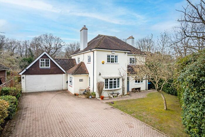 5 Bedroom Detached House For Sale In The Crescent, Felcourt, RH19