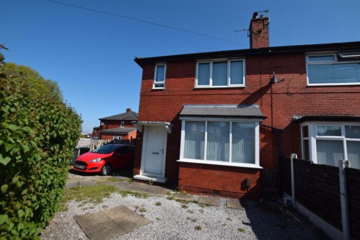 3 Bedroom Semi-Detached House For Sale In Monmouth Street, Middleton, Manchester, M24