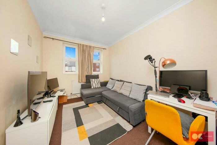 1 Bedroom Flat To Rent In Vicarage Road, Leyton, E10