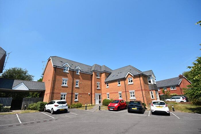 2 Bedroom Apartment For Sale In Heol Treforys, Penarth, CF64