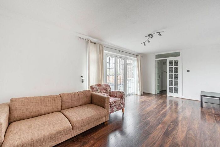 1 Bedroom Flat To Rent In September Way, Stanmore, HA7