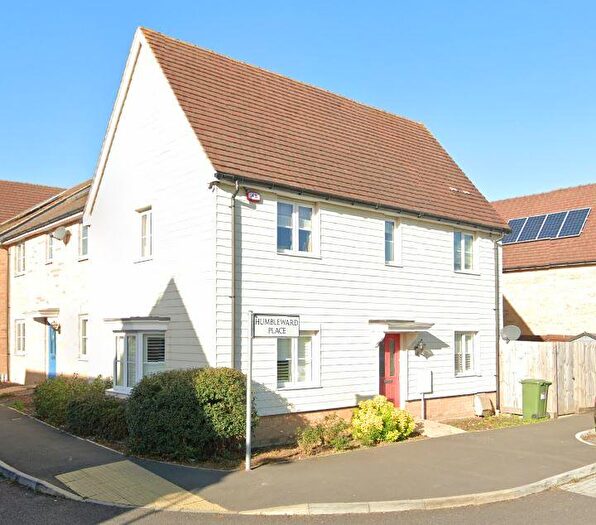 3 Bedroom Semi-Detached House To Rent In Humbleward Place, RM3