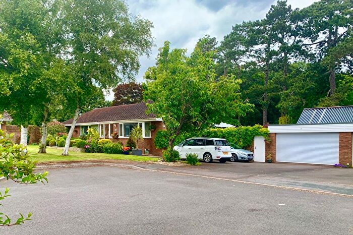 3 Bedroom Bungalow For Sale In Furlong Green, Trull, Taunton, Somerset, TA3