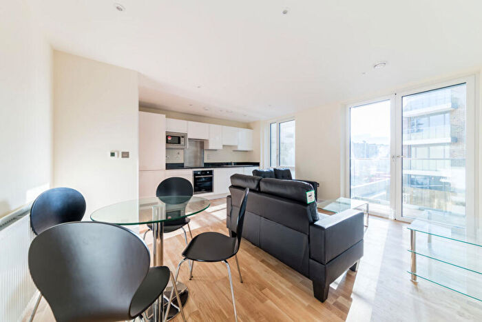 2 Bedroom Flat To Rent In Keymer Place, Canary Wharf, E14