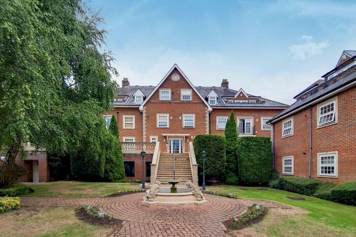 2 Bedroom Flat To Rent In Park Lane, Stanmore, HA7