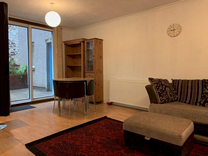 1 Bedroom Flat To Rent In Seagate, Dundee, DD1