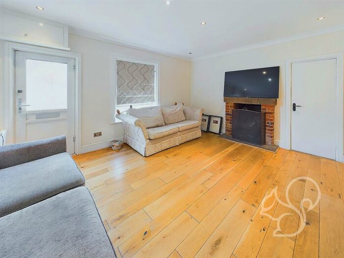 2 Bedroom Cottage For Sale In Cross Street, Sudbury, CO10