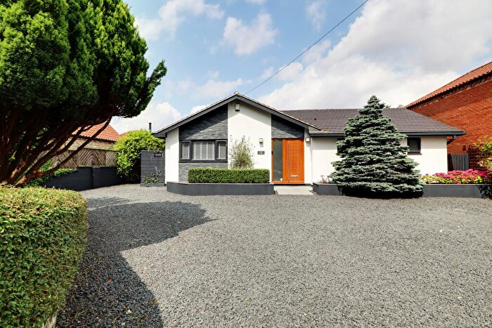 4 Bedroom Bungalow For Sale In Beck Lane, Redbourne, Lincolnshire, DN21