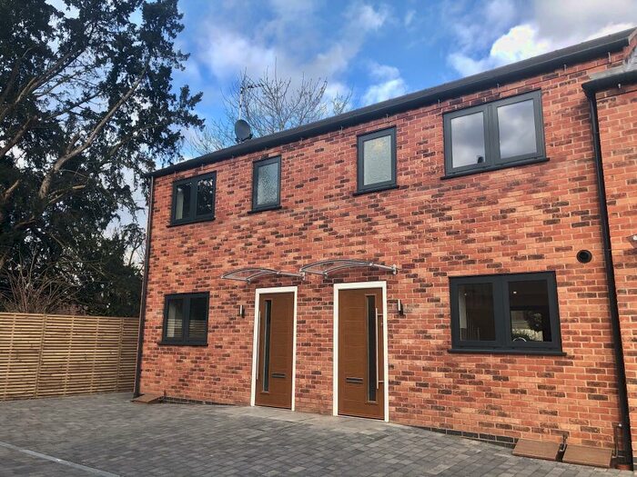 2 Bedroom Town House To Rent In Shelford Road, Radcliffe-On-Trent, NG12