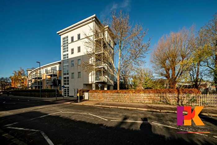 2 Bedroom Flat To Rent In Papermakers Lodge, High Wycombe, HP11