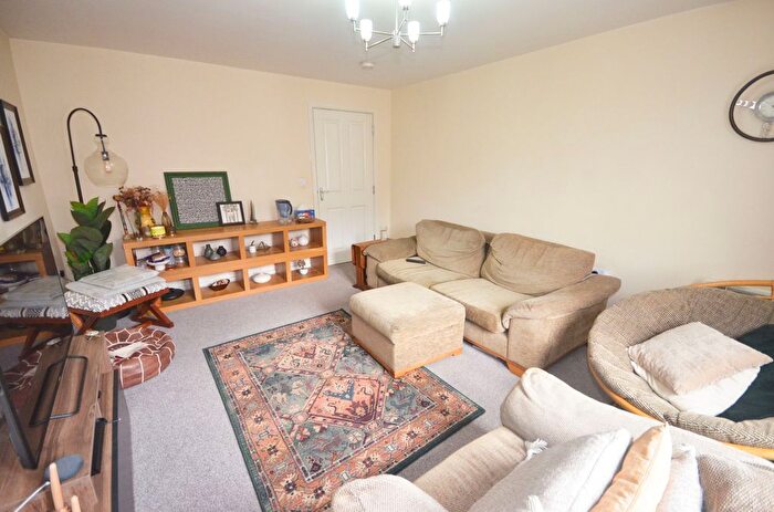 2 Bedroom Flat For Sale In Hickory Close, Coventry, CV2