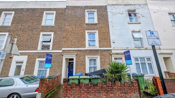 Flat For Sale In Crescent Road, Woolwich, London, SE18