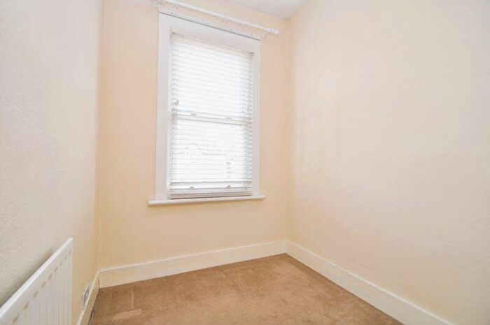 3 Bedroom Terraced House For Sale In Seaforth Avenue, Motspur Park, KT3