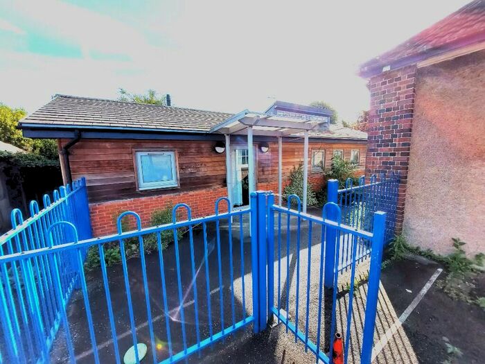 Studio To Rent In Bridge Street, Redditch, Worcestershire, B97