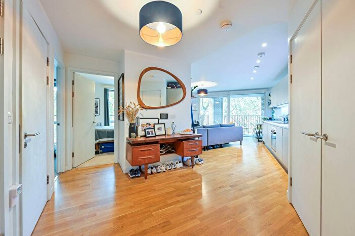 2 Bedroom Flat For Sale In Wansey Street, Elephant And Castle, SE17