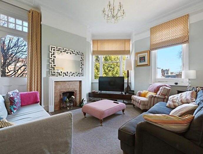 4 Bedroom Flat To Rent In Brook Green, London, W6