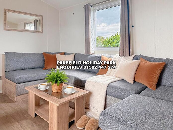 4 Bedroom Park Home For Sale In Pakefield, NR33