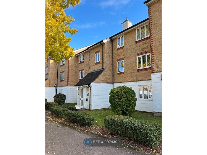 2 Bedroom Flat To Rent In Chipstead Close, Sutton, SM2