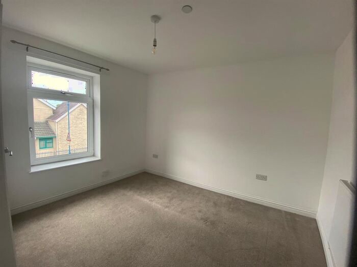 2 Bedroom Flat To Rent In Corvus Terrace, St. Clears, Carmarthen, SA33
