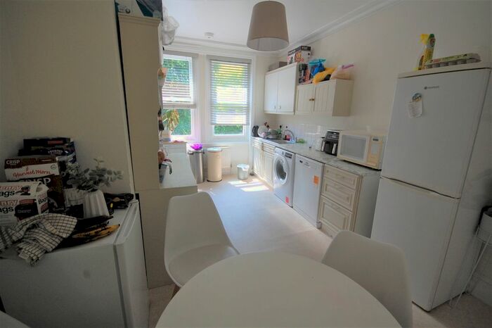 4 Bedroom Flat To Rent In Fairlawn Grove, London, W4