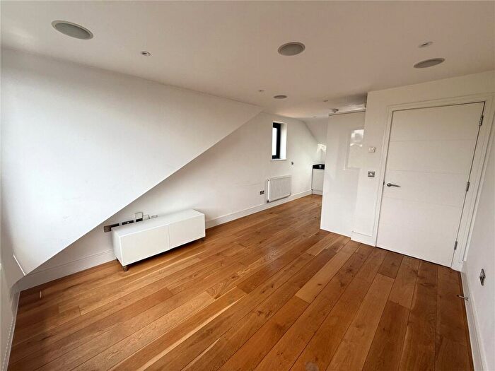 1 Bedroom Apartment To Rent In Dunbar Road, London, N22