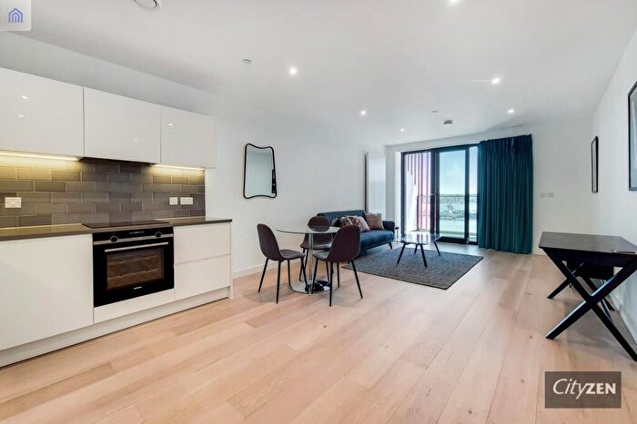 2 Bedroom Flat To Rent In James Cook Building, Bonnet Street, London, E16