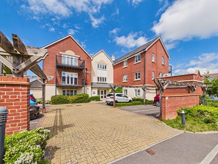 2 Bedroom Flat For Sale In Broadview Close, Kingsnorth, Ashford, TN25