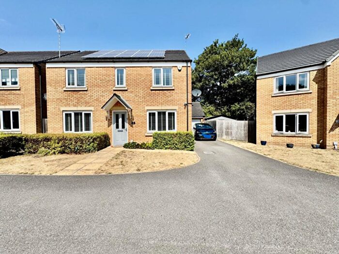4 Bedroom Detached House For Sale In Centenary Way, Raunds, Wellingborough, NN9