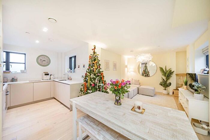 1 Bedroom Flat For Sale In St. Ann's Hill, Wandsworth, SW18