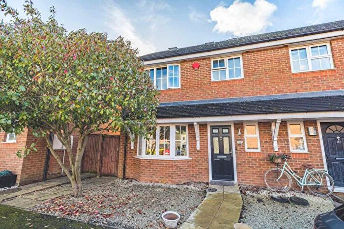4 Bedroom Semi-Detached House For Sale In Hardings Row, Iver, SL0