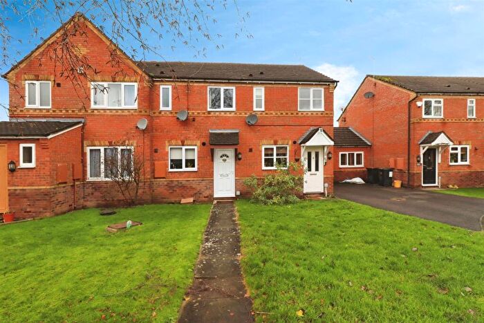 2 Bedroom Mews For Sale In Coppenhall Grove, Crewe, CW2