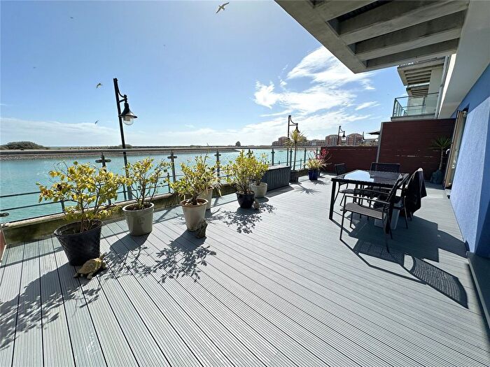 1 Bedroom Flat For Sale In Midway Quay, Eastbourne, East Sussex, BN23