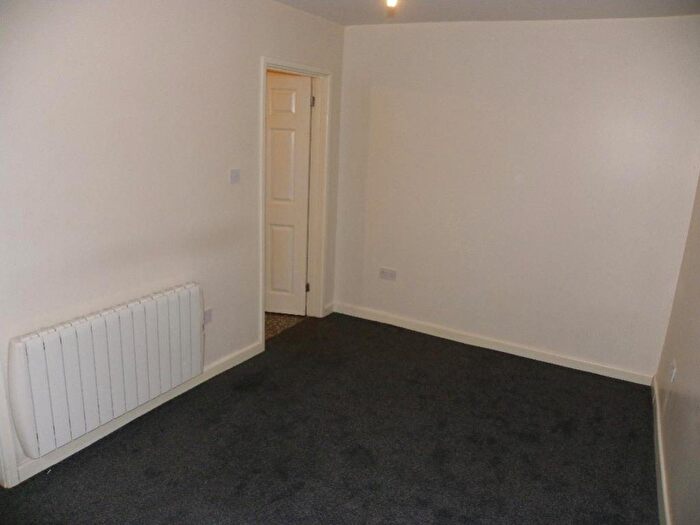 Studio To Rent In Foleshill Road, Flat, Coventry, CV6