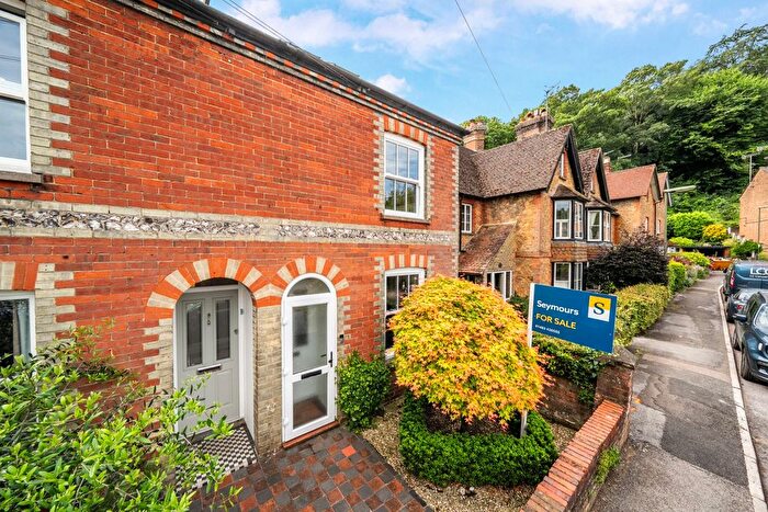 4 Bedroom End Terrace House For Sale In Godalming, GU7