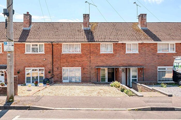 3 Bedroom Terraced House For Sale In Fleming Road, Winchester, SO22