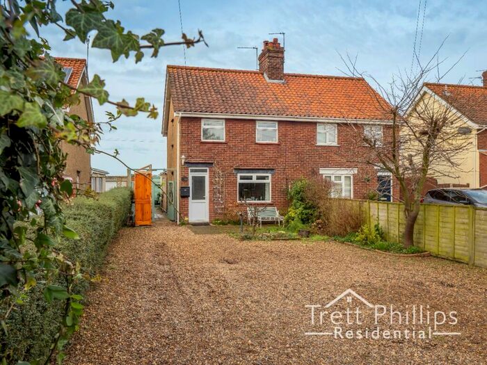 3 Bedroom Semi-Detached House For Sale In Stalham Road, Hoveton, Norwich, Norfolk, NR12