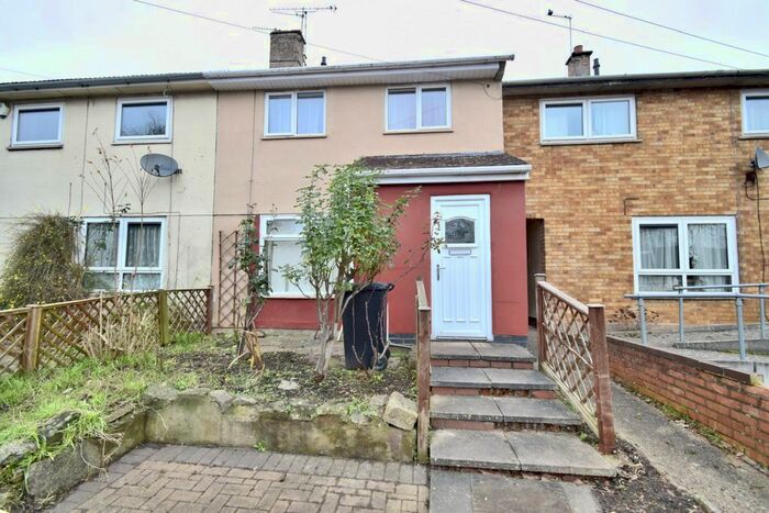 3 Bedroom Semi-Detached House To Rent In Thurncourt Road, Thurnby Lodge, Leicester, LE5