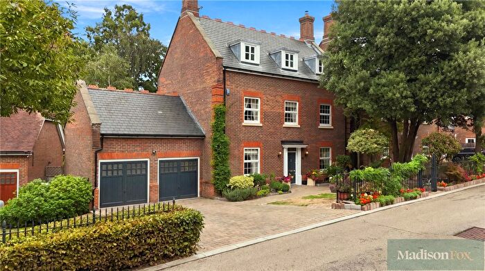 6 Bedroom Detached House For Sale In Regents Drive, Woodford Green, IG8