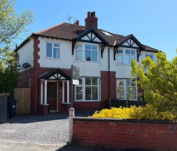 3 Bedroom Semi-Detached House For Sale In Maytree Avenue, Vicars Cross, CH3