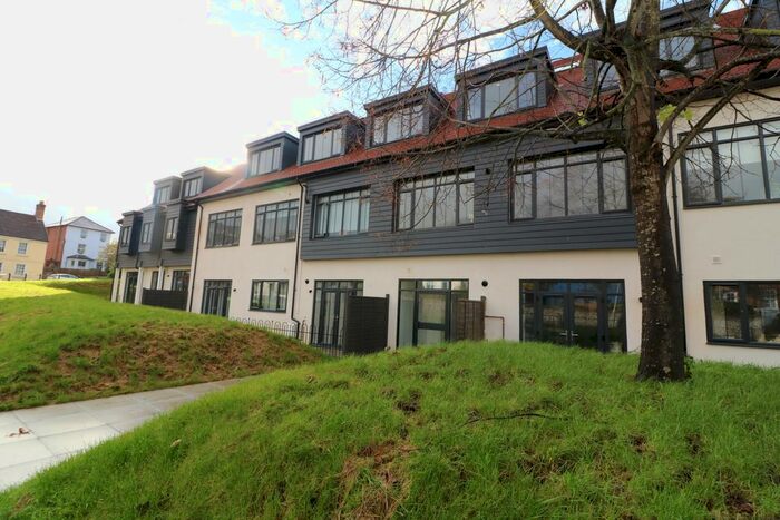 1 Bedroom Flat To Rent In Station Road, Dorking, RH4