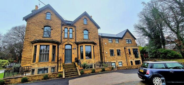 2 Bedroom Flat To Rent In Park Villas, Roundhay, Leeds, LS8