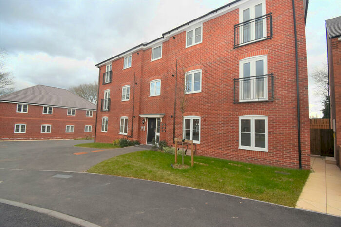 2 Bedroom Apartment To Rent In Martin Drive, Common Lane, Kenilworth, CV8