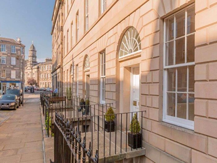 3 Bedroom Flat To Rent In Clarence Street, Stockbridge, Edinburgh, EH3