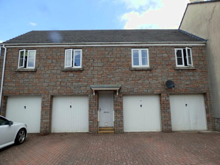 2 Bedroom Flat To Rent In Ball Meadow, Okehampton, EX20