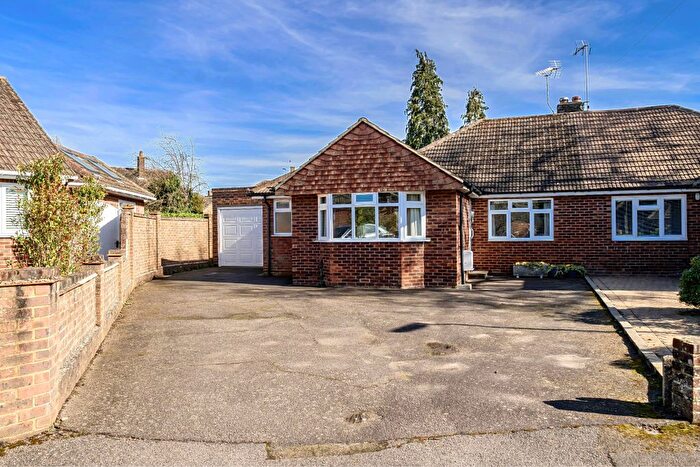 3 Bedroom Semi Detached Bungalow For Sale In Kingfield Gardens, Woking, GU22