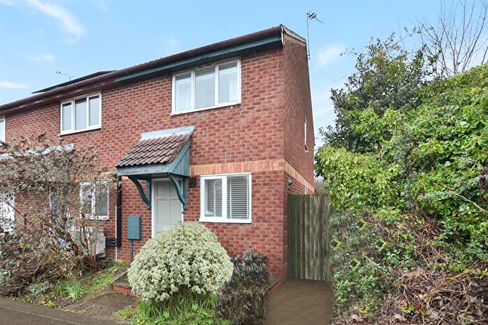 2 Bedroom Town House For Sale In Deacon Close, Shepshed, Loughborough, LE12