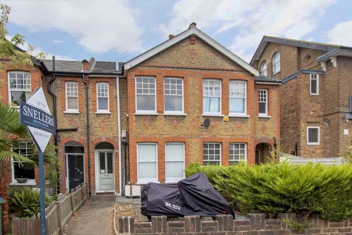 2 Bedroom Flat To Rent In Church Road, Teddington, TW11